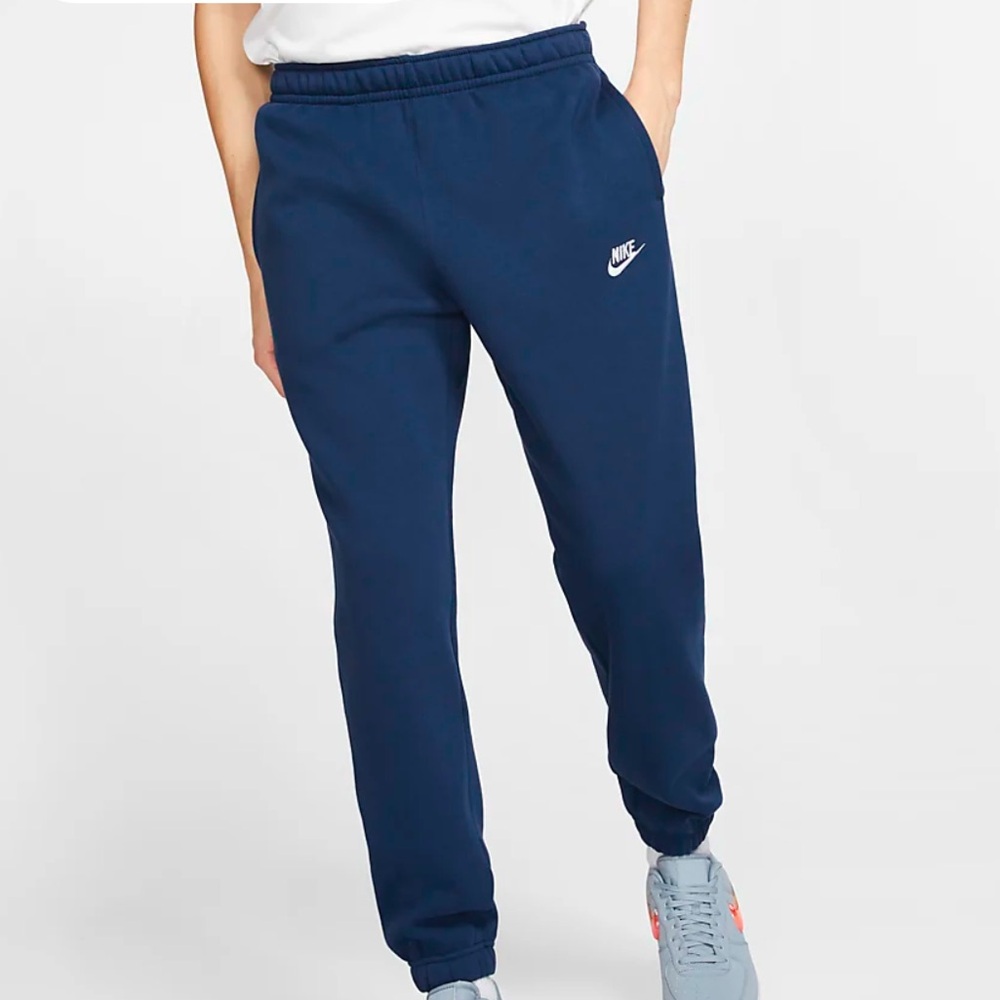 NIKE club fleece tapered leg joggers. Navy